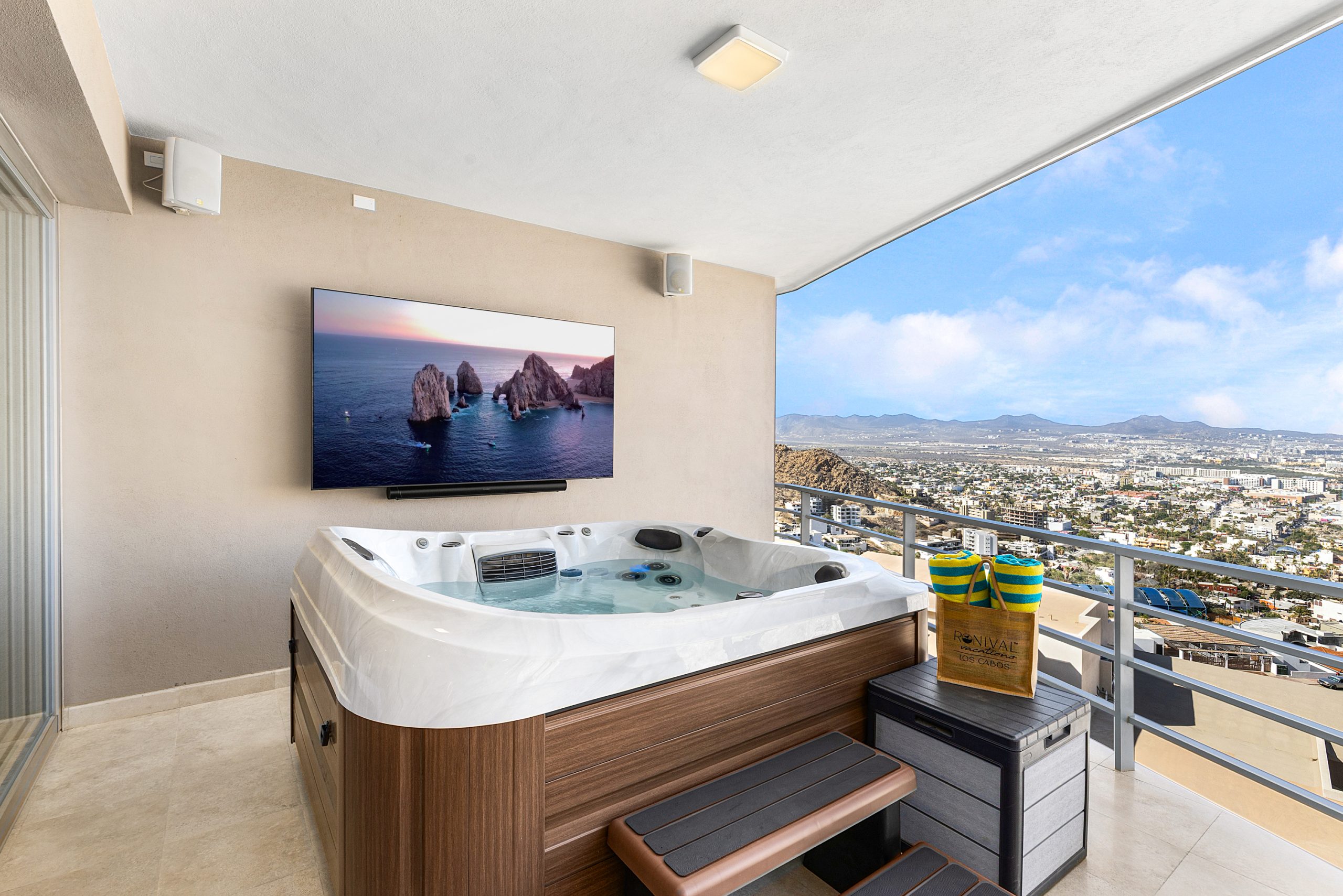 Private Jacuzzi